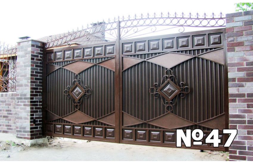 кованые ворота с калиткой для частного дома
